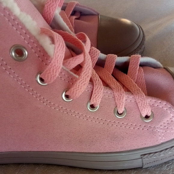 Converse shoes - Picture 2 of 6